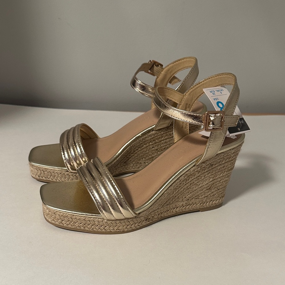 Gold espadrille wedges size 8 brand new